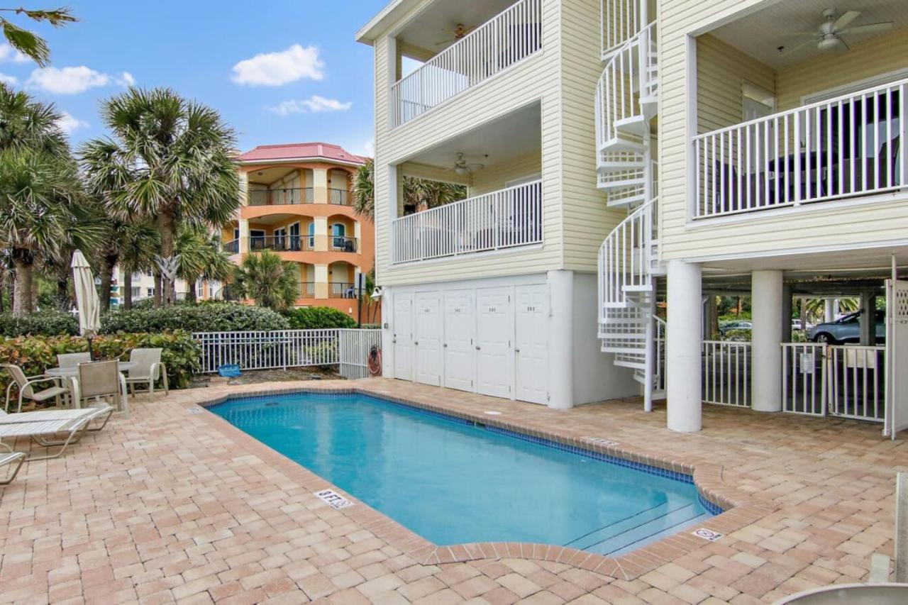 Sea Side 202 Beachfront Serenity 3Bd 2Ba Sleeps 8 クリアウォーター・ビーチ エクステリア 写真