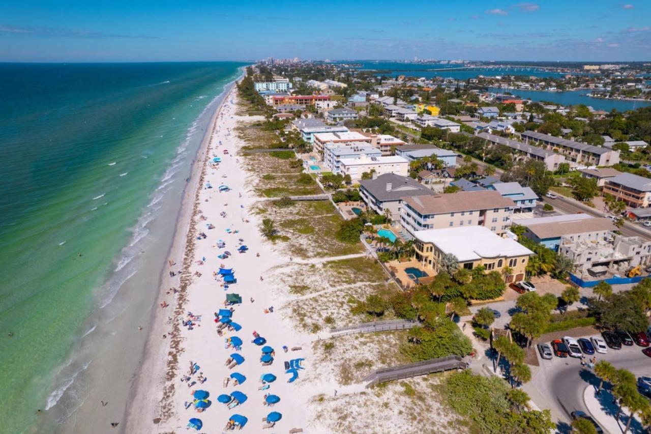 Sea Side 202 Beachfront Serenity 3Bd 2Ba Sleeps 8 クリアウォーター・ビーチ エクステリア 写真