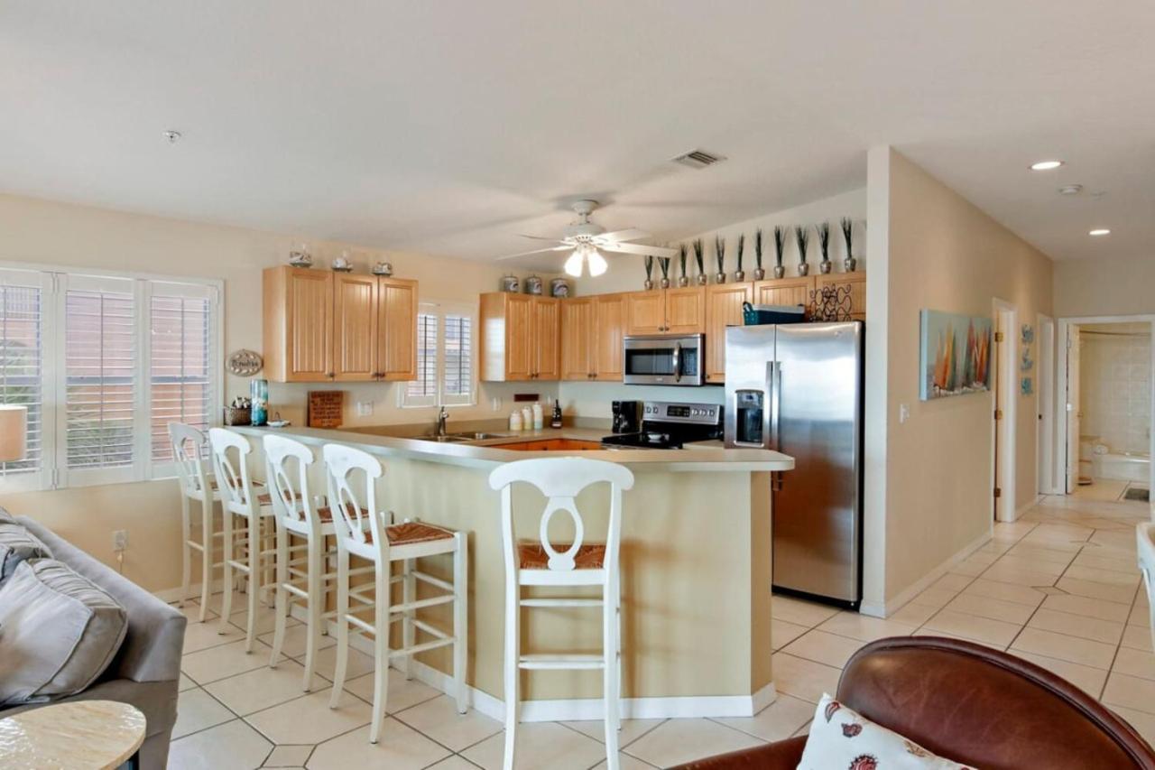 Sea Side 202 Beachfront Serenity 3Bd 2Ba Sleeps 8 クリアウォーター・ビーチ エクステリア 写真